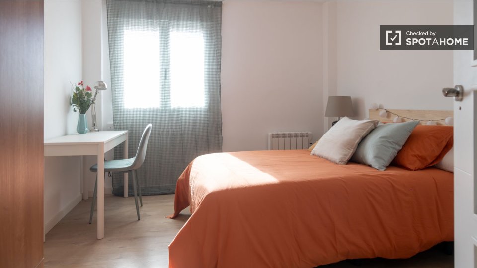 Double room Madrid, 4 beds, 85m² — photo 32