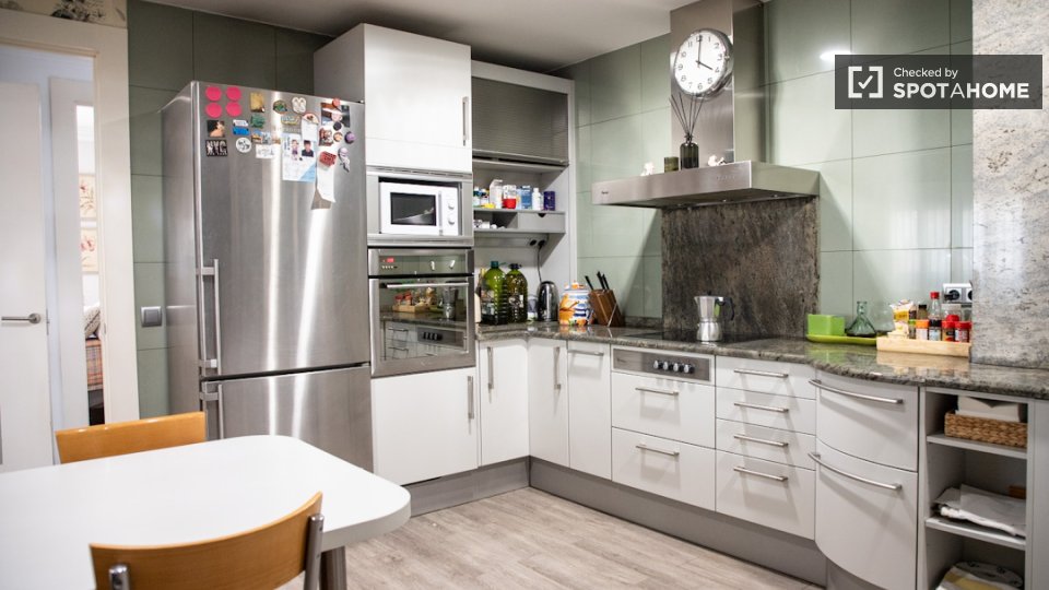 Double room Madrid, 4 beds, 152m² — photo 3