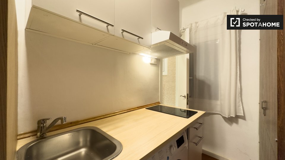 Double room Barcelona, 2 beds, 60m² — photo 13