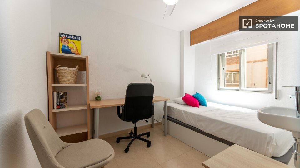 Double room Valencia, 5 beds — photo 14