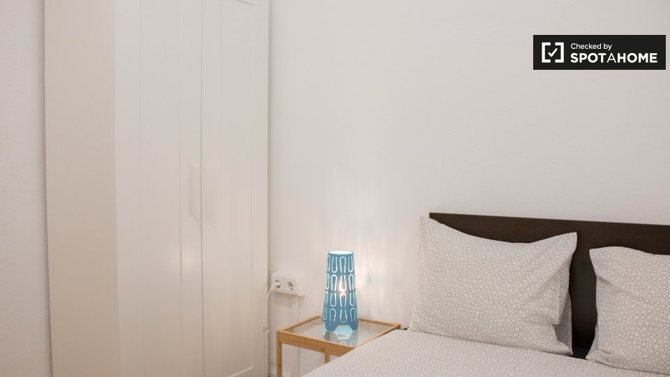 Double room Barcelona, 3 beds — photo 2