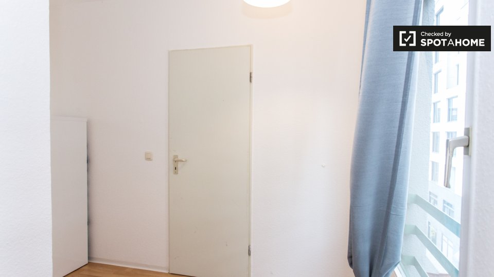 Double room Berlin, 3 beds, 67m² — photo 11