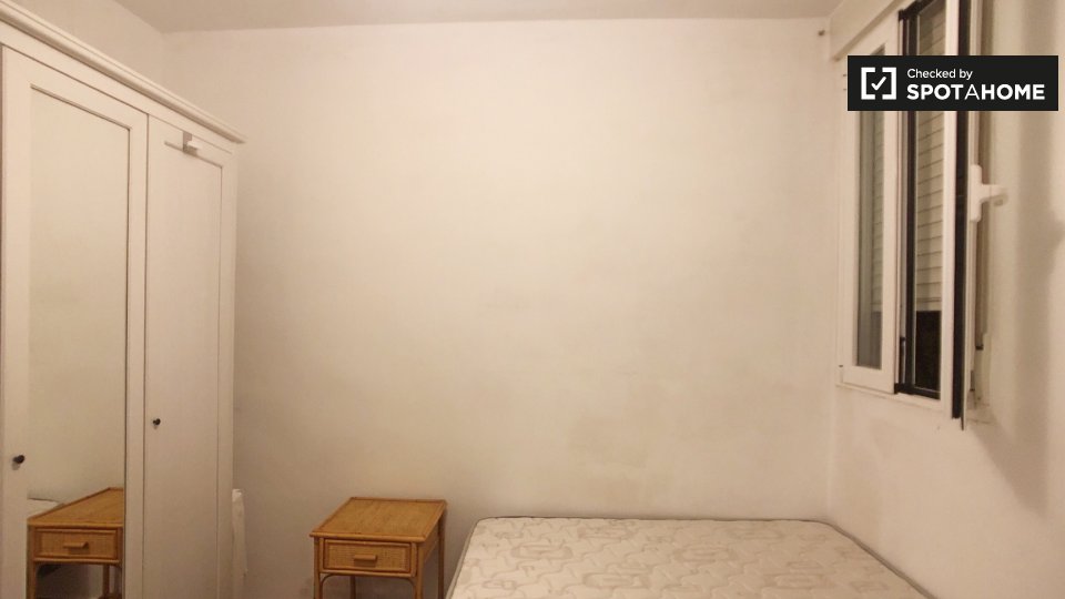 Double room Madrid, 3 beds, 60m² — photo 9