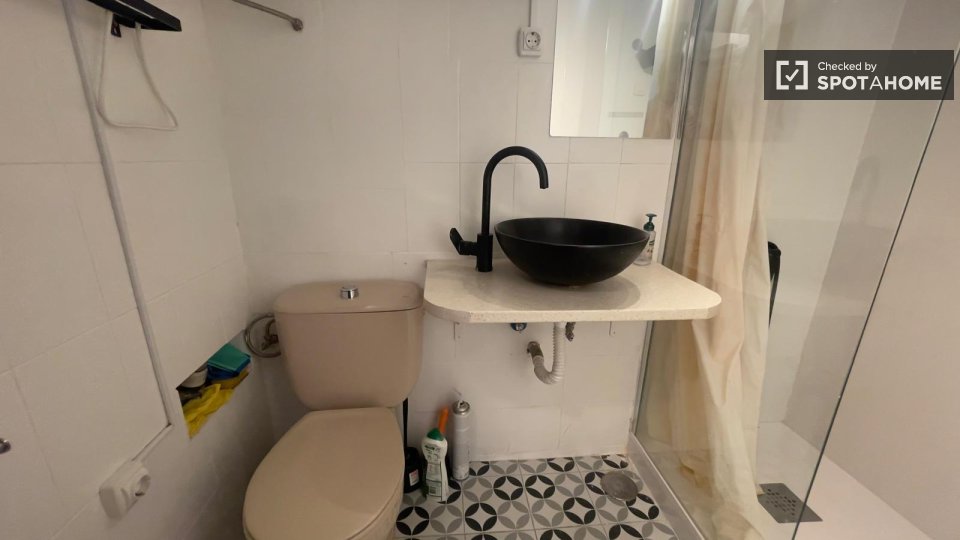 Double room Madrid, 4 beds — photo 3