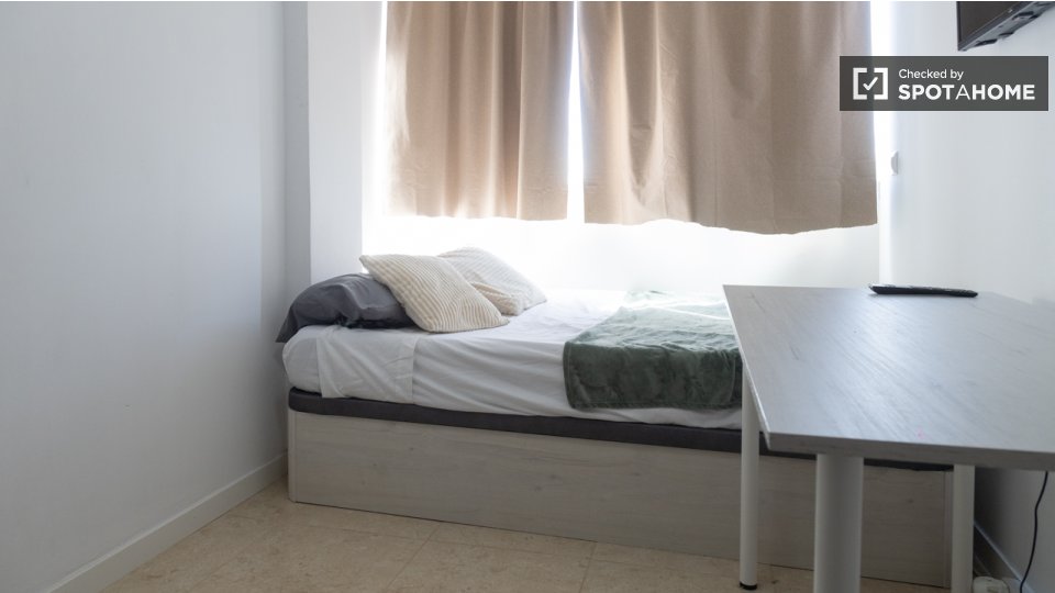 Double room Madrid, 5 beds — photo 36