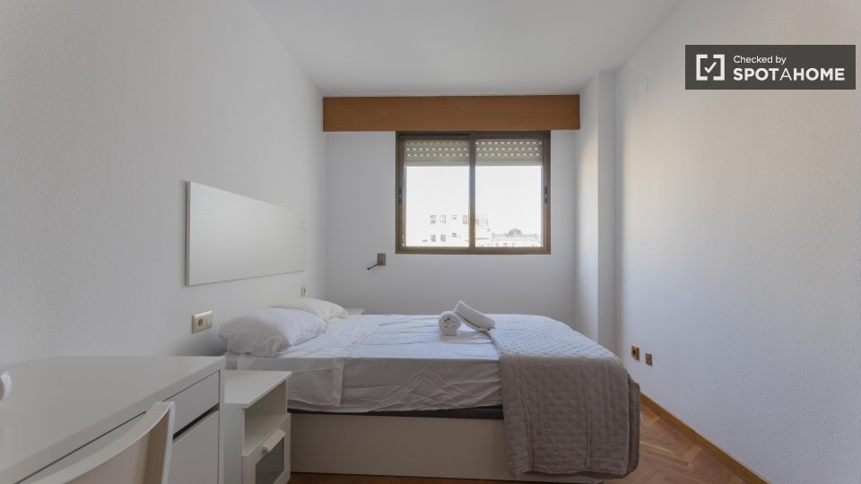 Double room Valencia, 5 beds, 240m² — photo 58