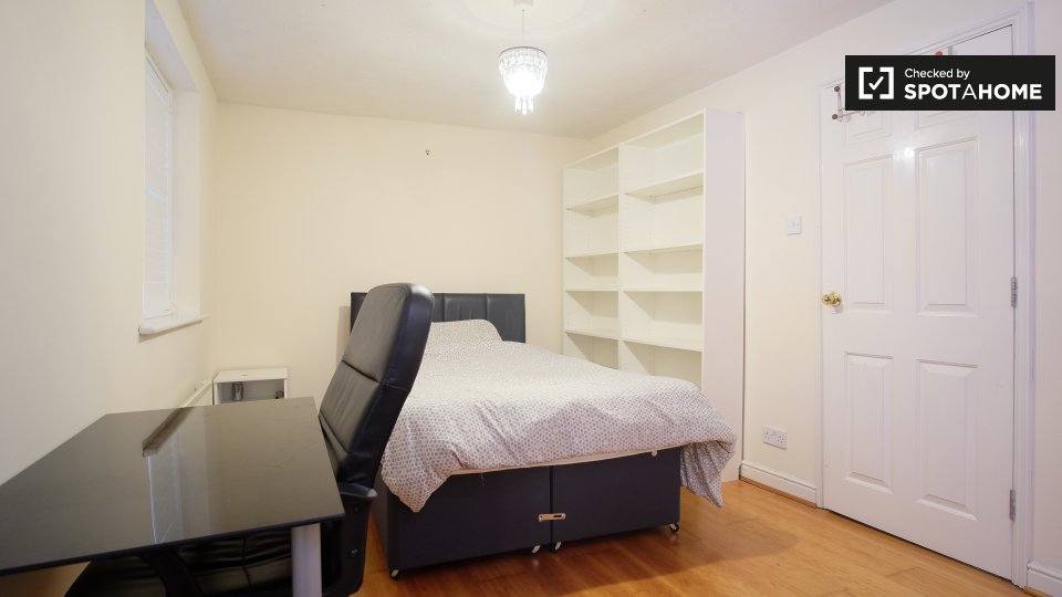Double room London, 5 beds — photo 1