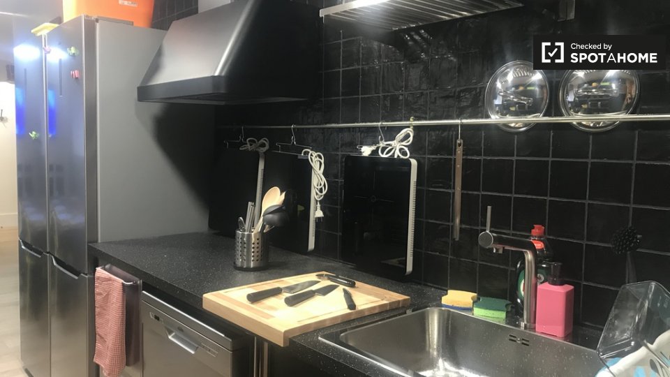 Double room Madrid, 5 beds, 190m² — photo 8