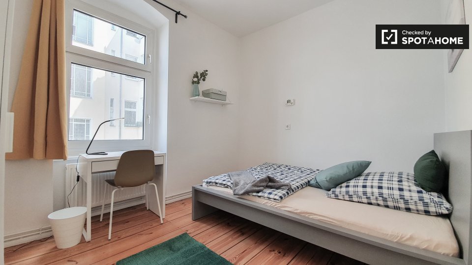 Double room Berlin, 3 beds — photo 8