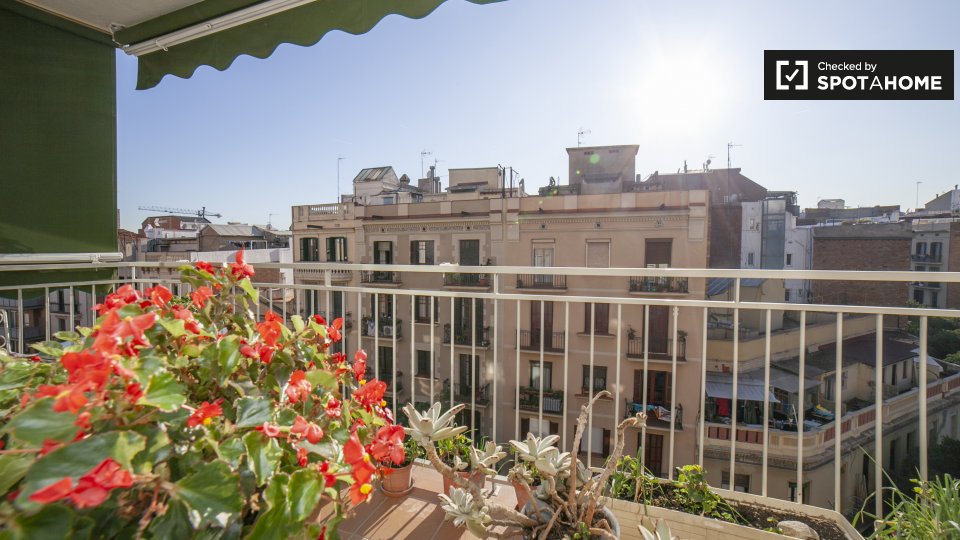Double room Barcelona, 5 beds, 105m² — photo 4