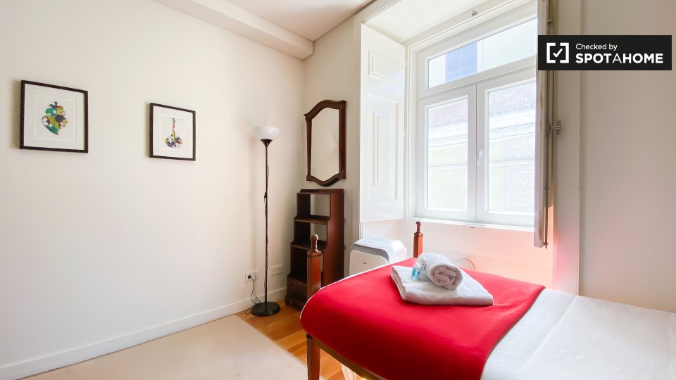 Apartment Lisbon, 2 beds — photo 17
