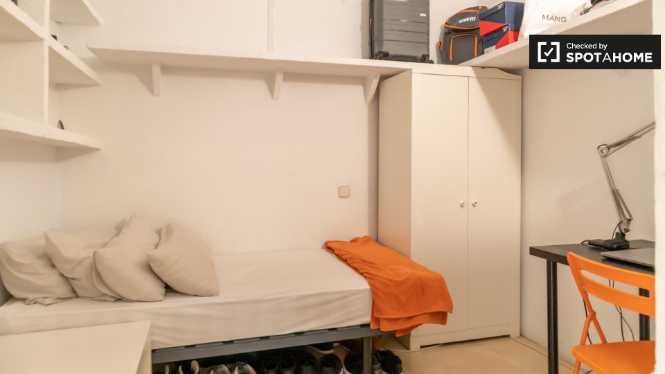 Double room Madrid, 6 beds — photo 1