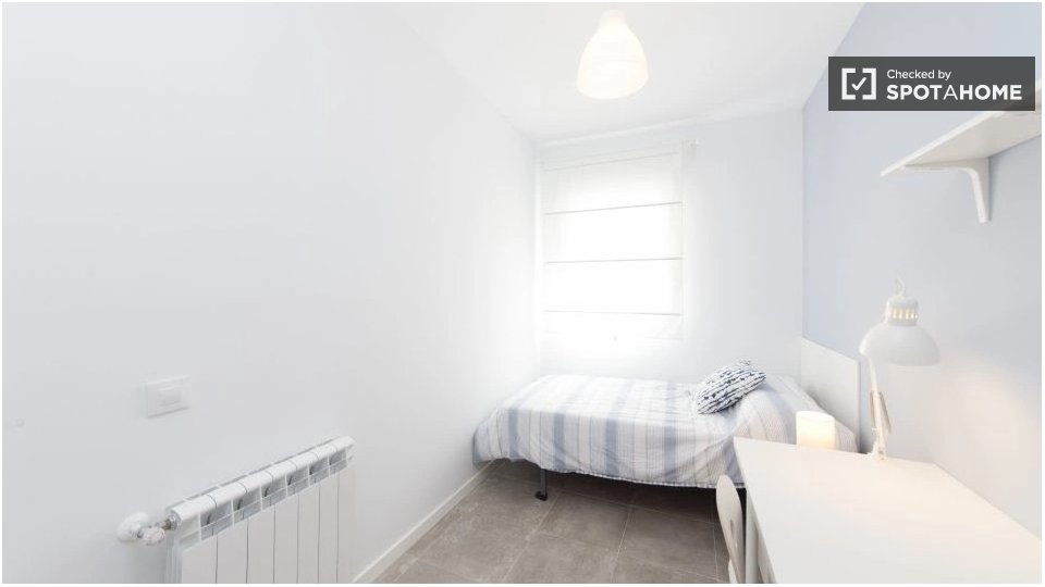 Double room Madrid, 4 beds, 77m² — photo 6