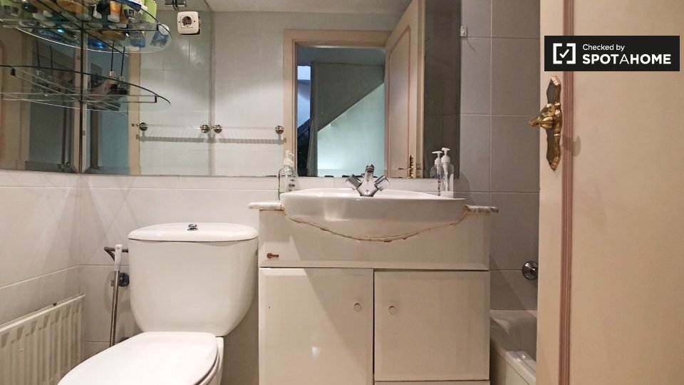 Double room Madrid, 3 beds, 160m² — photo 6