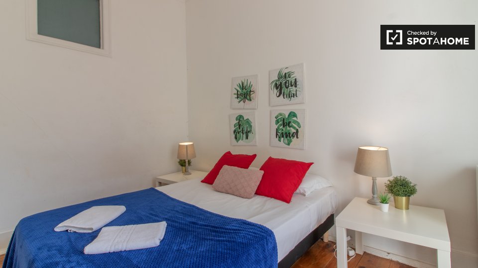 Double room Lisbon, 5 beds, 90m² — photo 2