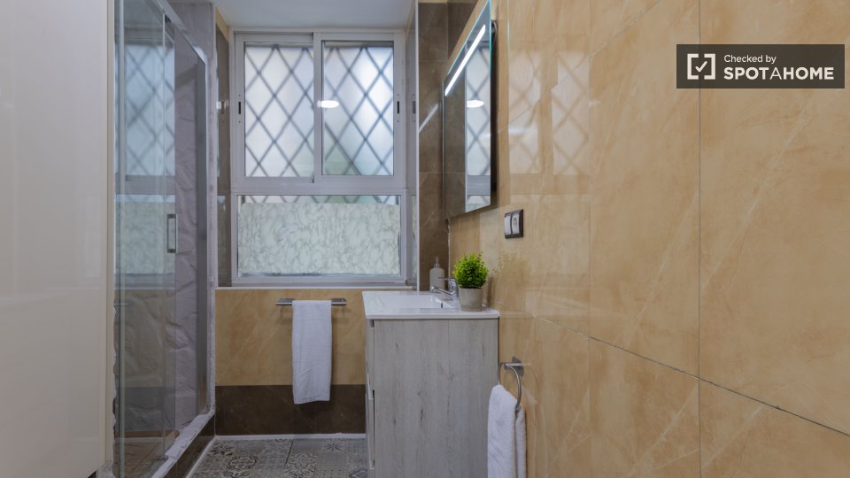 Apartment Valencia, 3 beds, 90m² — photo 54