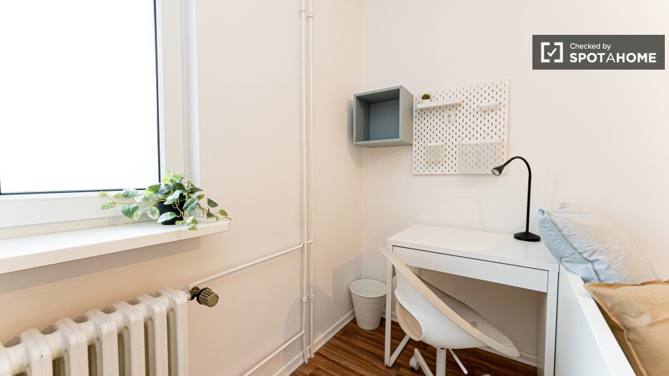 Double room Berlin, 3 beds, 56m² — photo 3