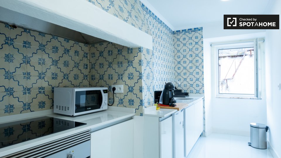 Apartment Lisbon, 2 beds — photo 15