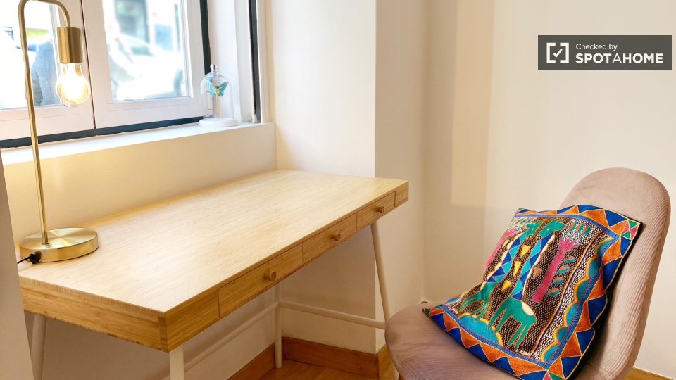 Double room Lisbon, 2 beds, 80m² — photo 25