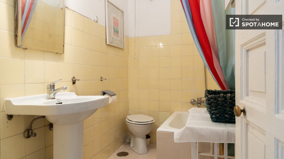 Double room Madrid, 4 beds — photo 17