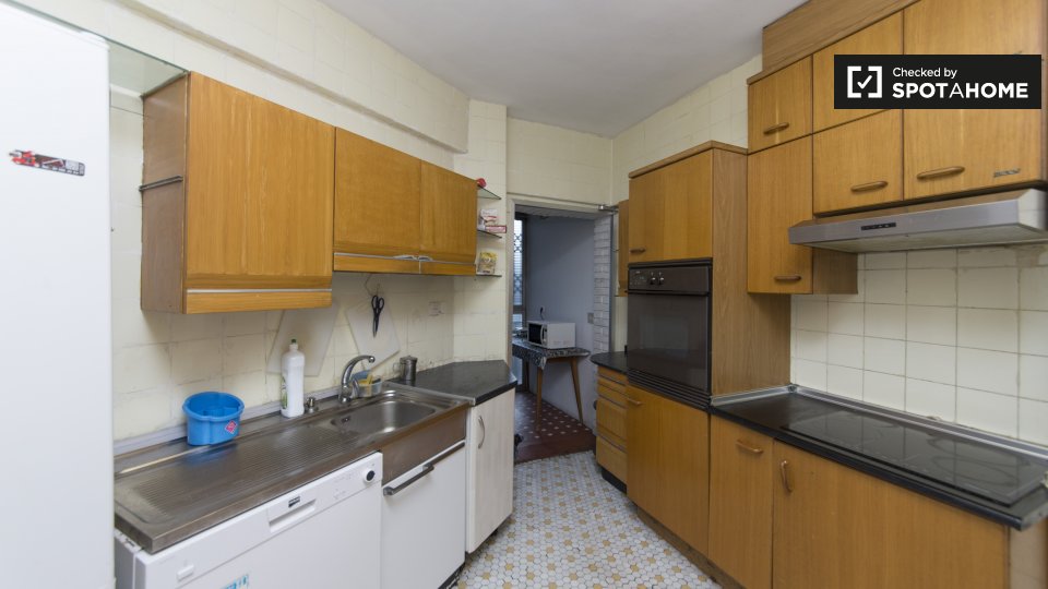 Double room Madrid, 4 beds, 140m² — photo 12