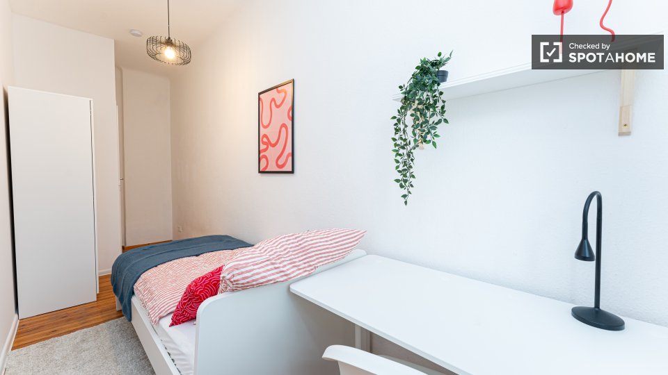 Double room Berlin, 4 beds, 56m² — photo 4