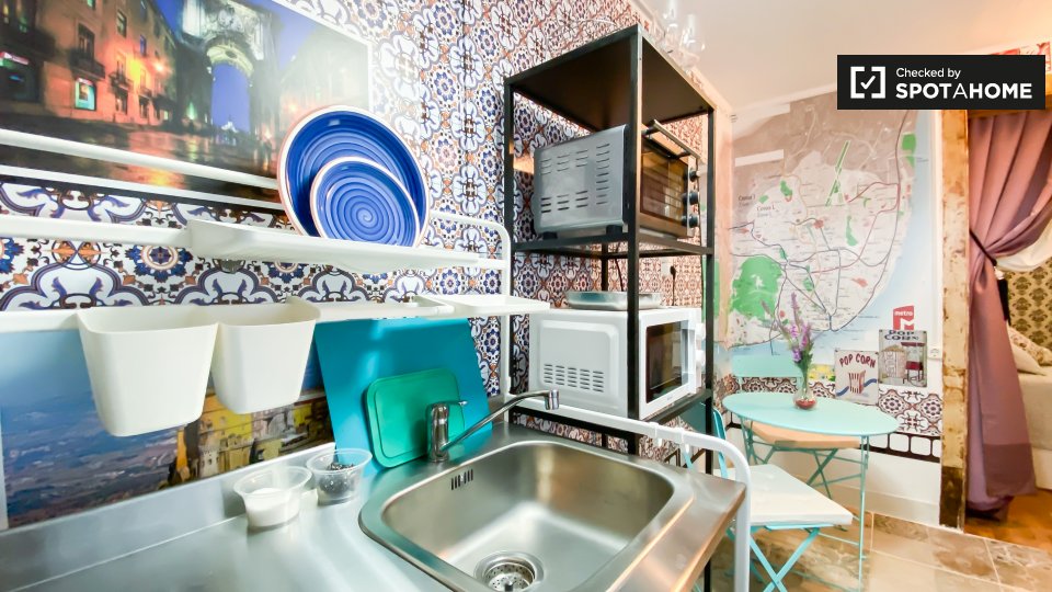 Double room Lisbon, 6 beds, 80m² — photo 9