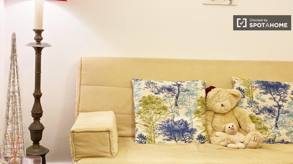 Double room Lisbon, 3 beds, 78m² — photo 40