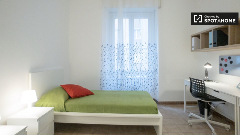 Double room Milan, 3 beds, 70m² — photo 2