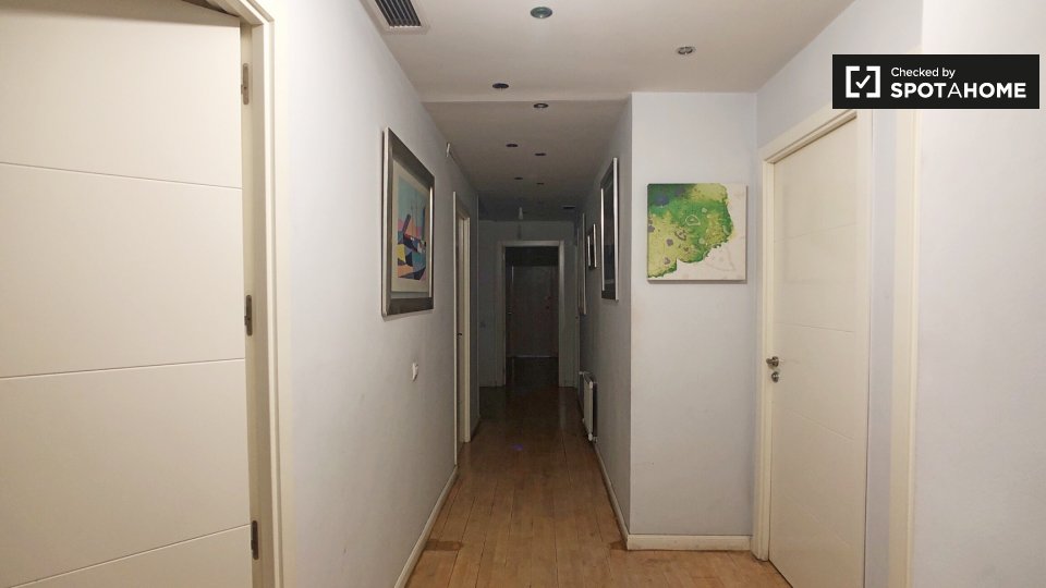 Double room Madrid, 12 beds — photo 18