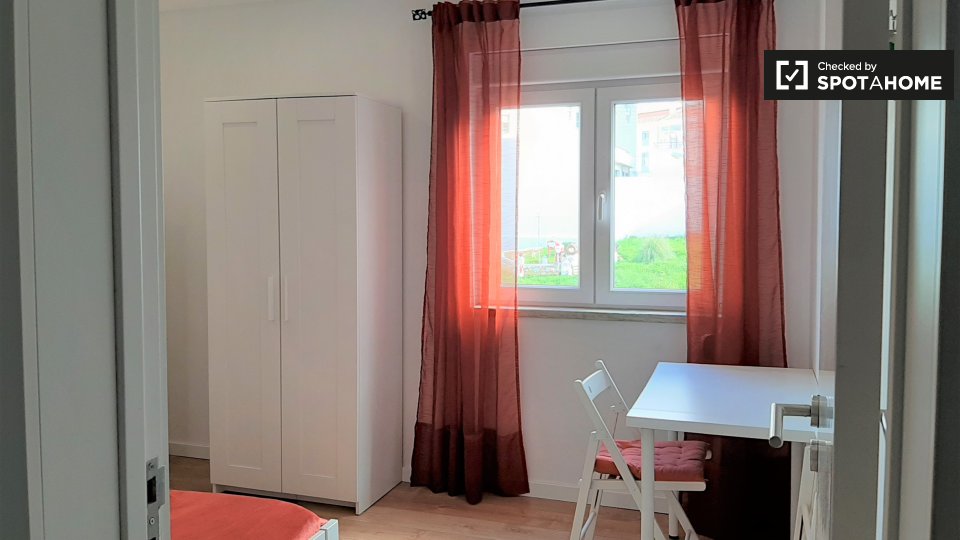 Double room Lisbon, 4 beds, 100m² — photo 5
