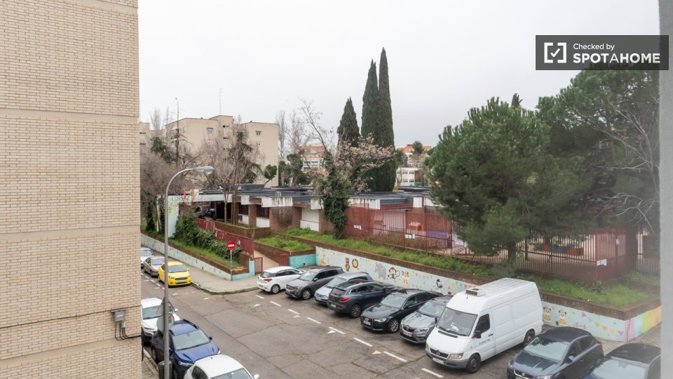 Double room Madrid, 5 beds, 110m² — photo 11