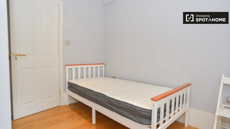 Double room London, 3 beds, 150m² — photo 16