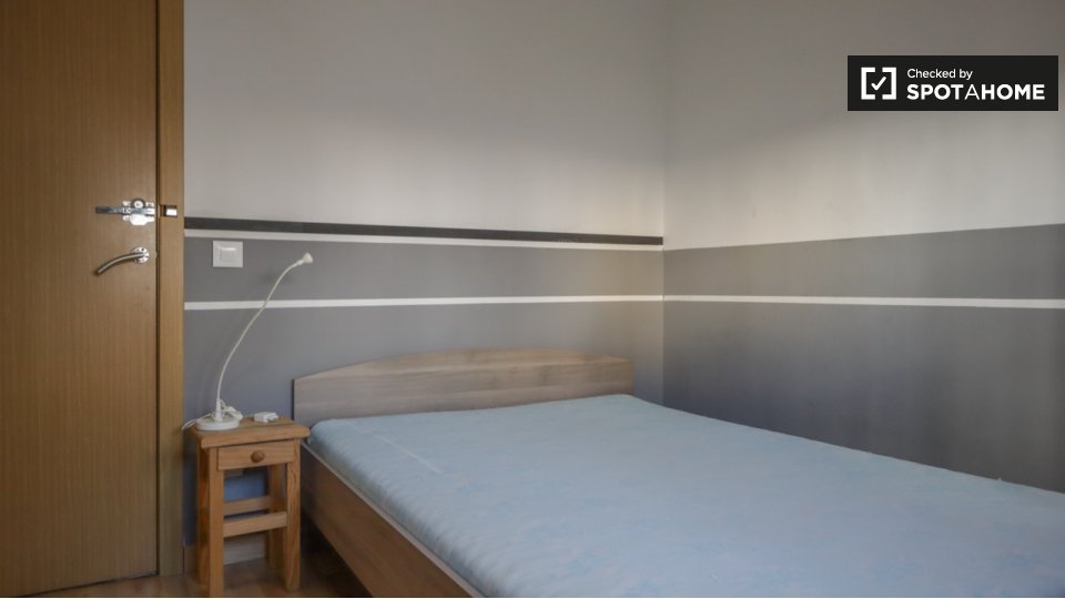 Double room Madrid, 7 beds, 160m² — photo 3