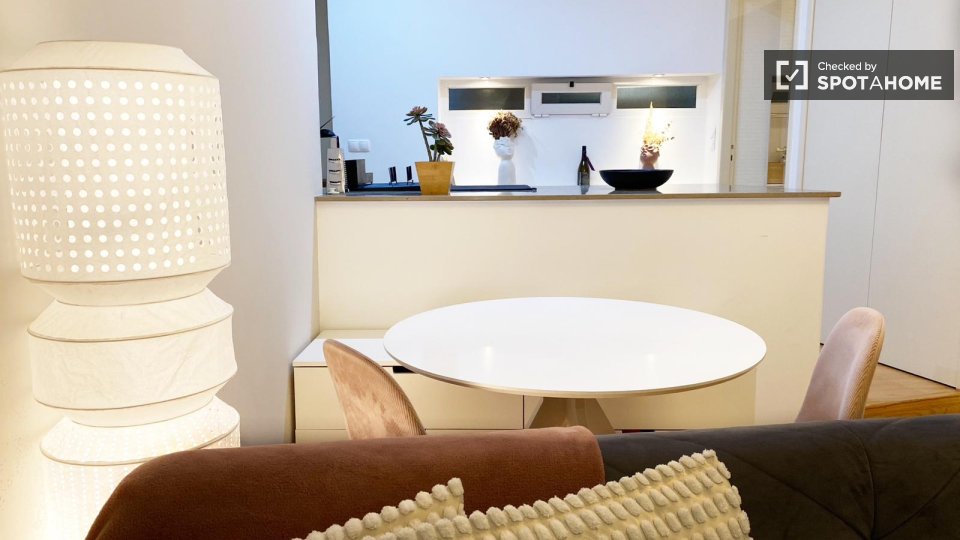 Double room Lisbon, 2 beds, 80m² — photo 21