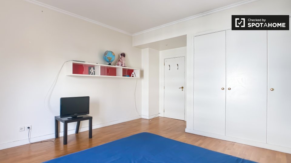 Apartment Lisbon, 3 beds — photo 2