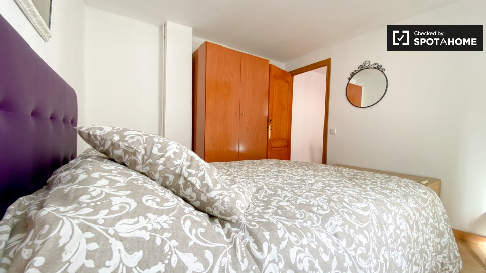 Double room Valencia, 3 beds, 75m² — photo 6
