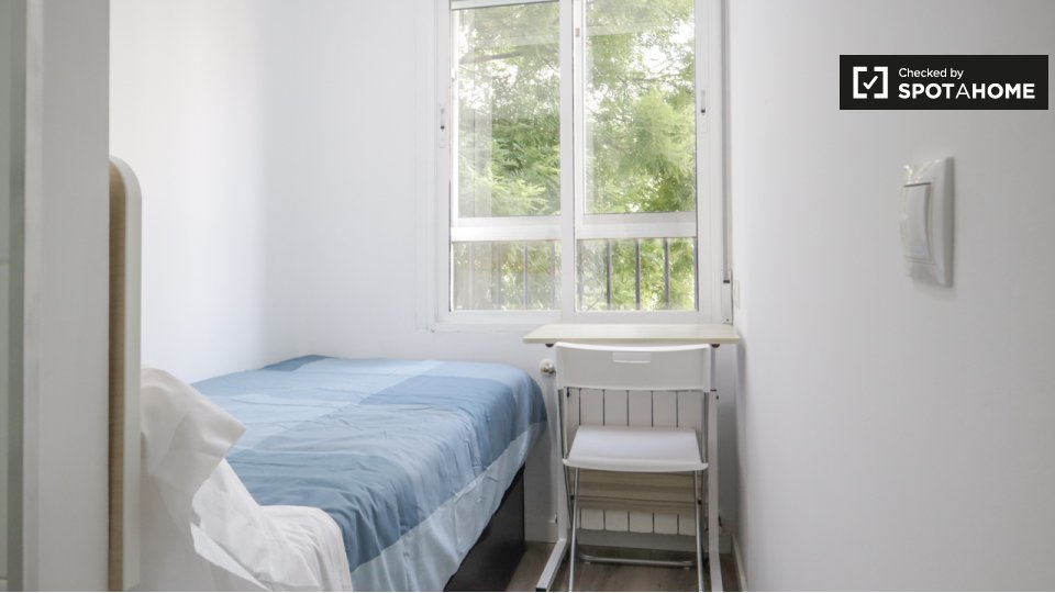 Double room Madrid, 5 beds — photo 17