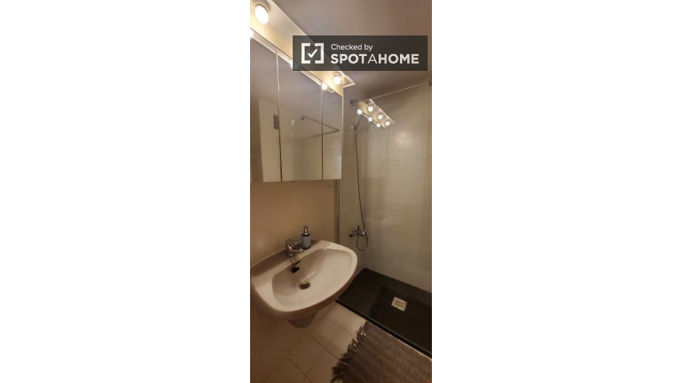 Double room Barcelona, 4 beds, 90m² — photo 12