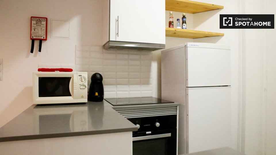 Apartment Lisbon, 3 beds — photo 14
