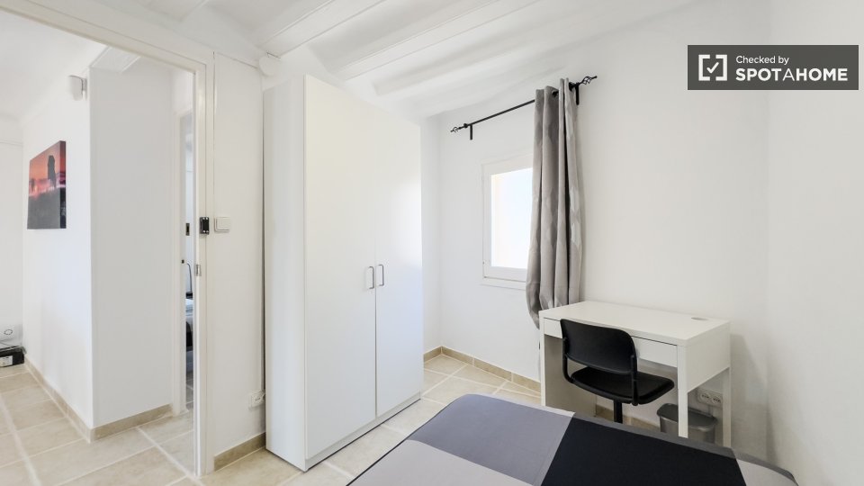 Double room Barcelona, 2 beds, 50m² — photo 21