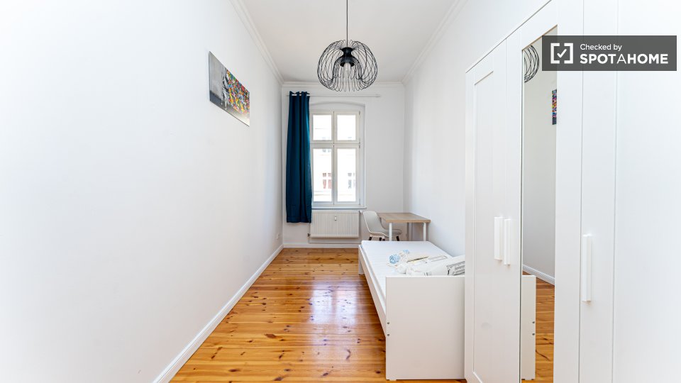 Double room Berlin, 5 beds, 124m² — photo 12