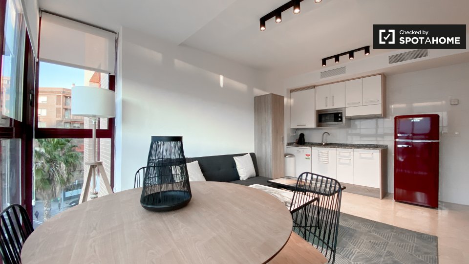 Apartment Valencia, 1 bed, 55m² — photo 2