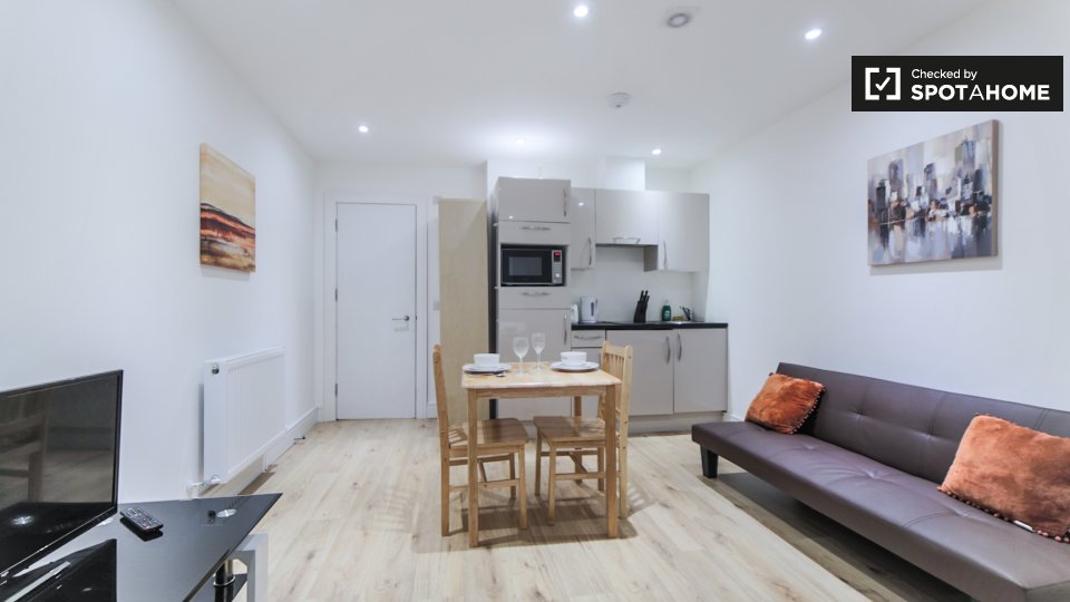 Apartment mono London — photo 1