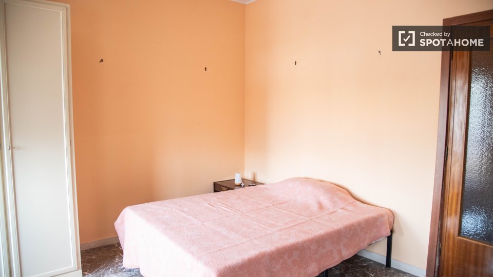 Double room Rome, 3 beds — photo 10