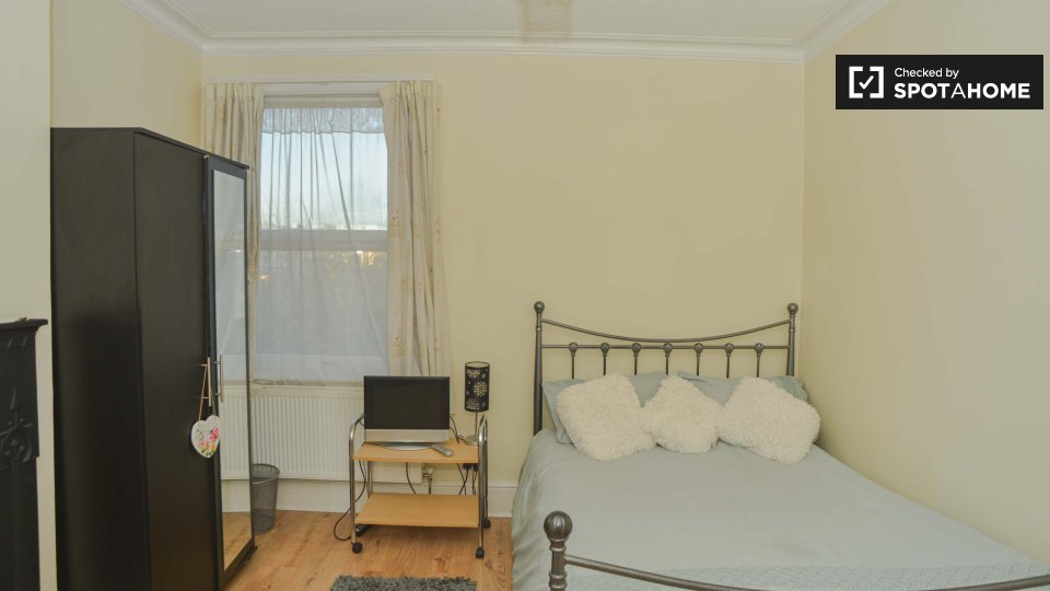 Double room London, 3 beds, 141m² — photo 3
