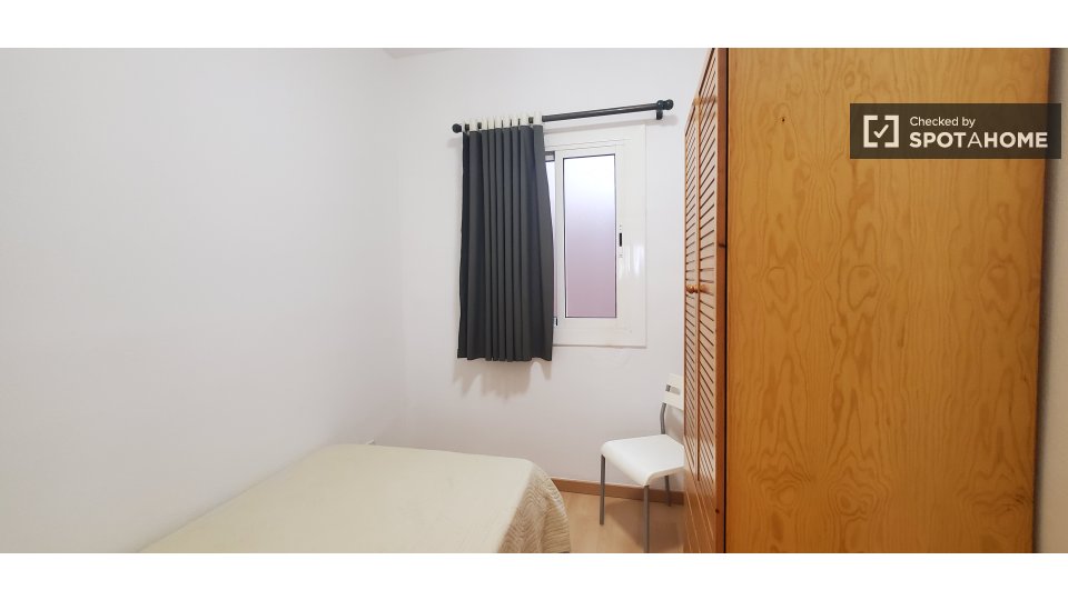 Double room Barcelona, 4 beds, 90m² — photo 14