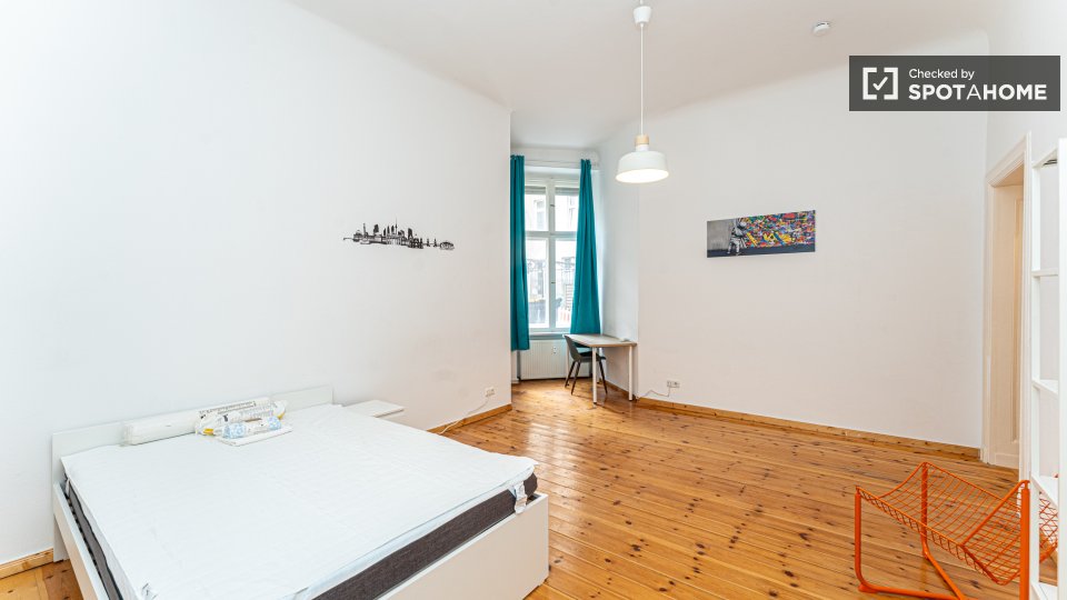 Double room Berlin, 2 beds, 62m² — photo 8