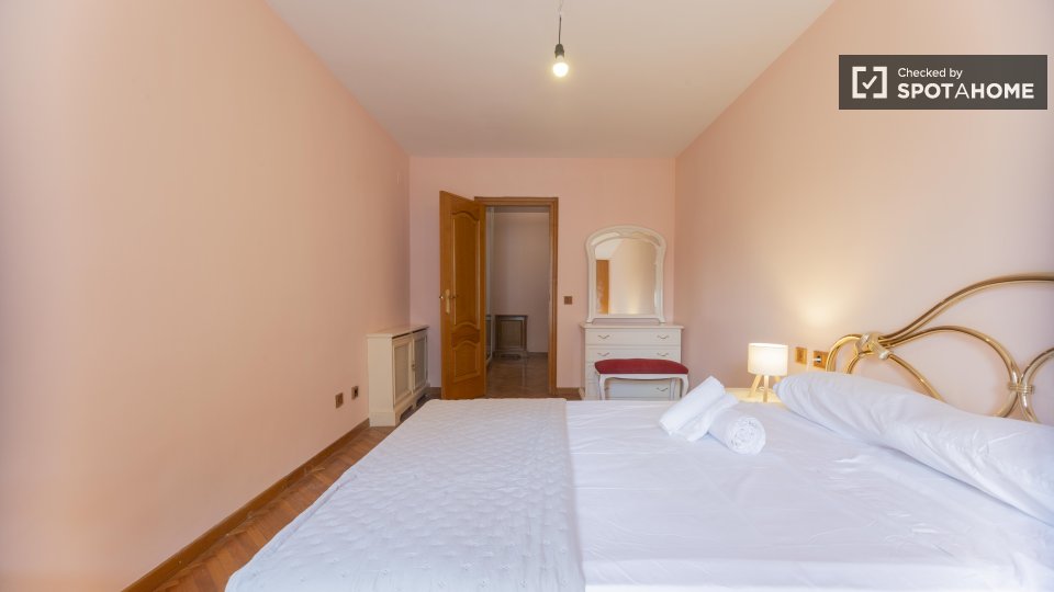 Double room Valencia, 5 beds, 240m² — photo 36