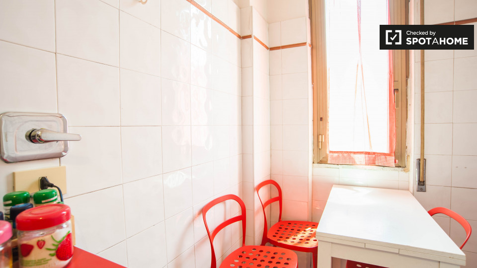 Double room Rome, 3 beds, 80m² — photo 10